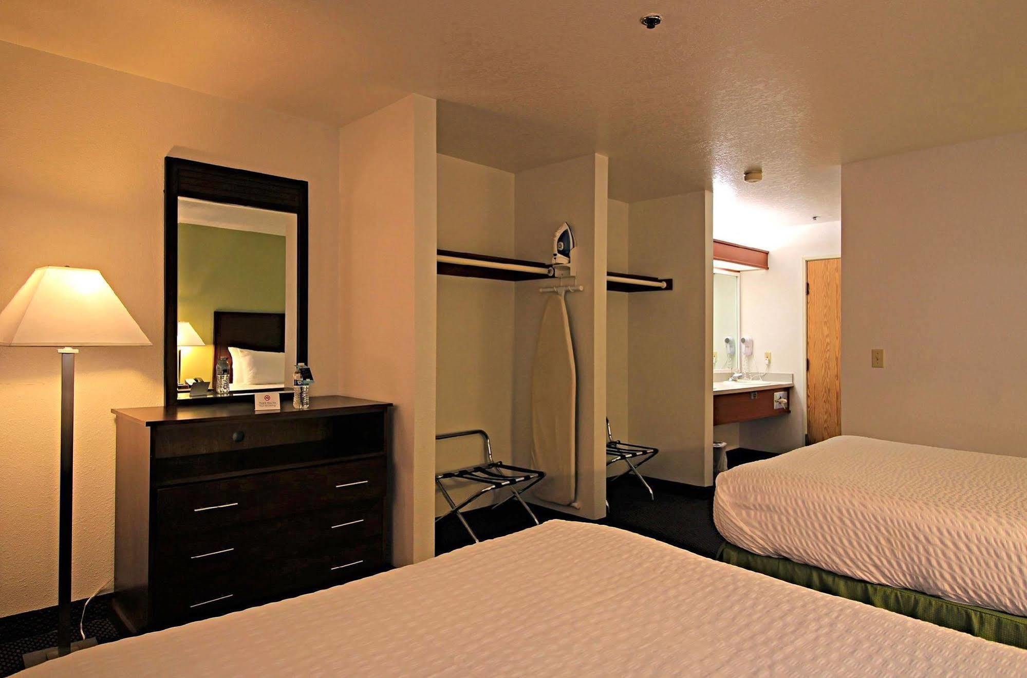 Red Lion Inn & Suites Kennewick Tri-Cities Ngoại thất bức ảnh
